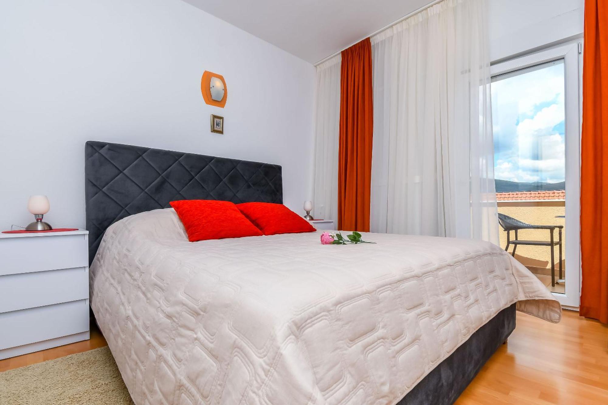 Donji Okrug  Apartments Tonka מראה חיצוני תמונה
