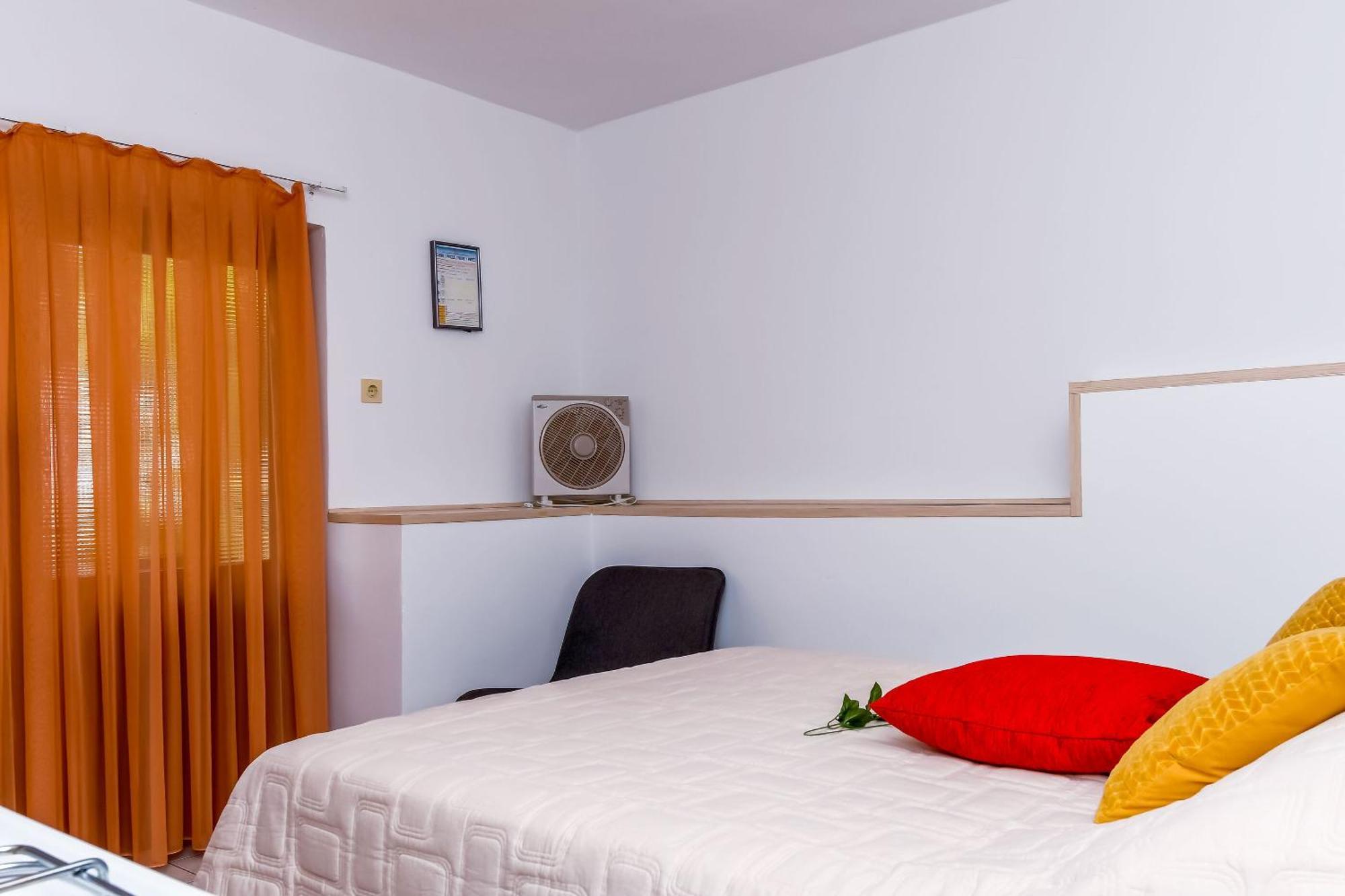 Donji Okrug  Apartments Tonka מראה חיצוני תמונה
