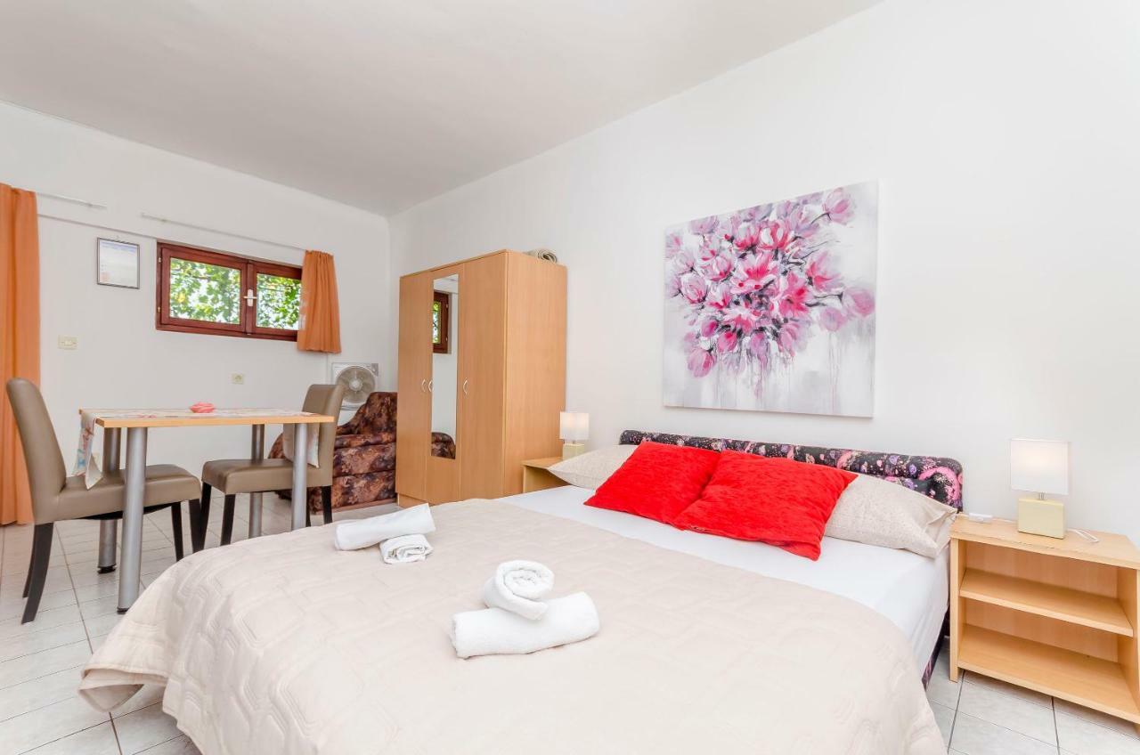 Donji Okrug  Apartments Tonka מראה חיצוני תמונה
