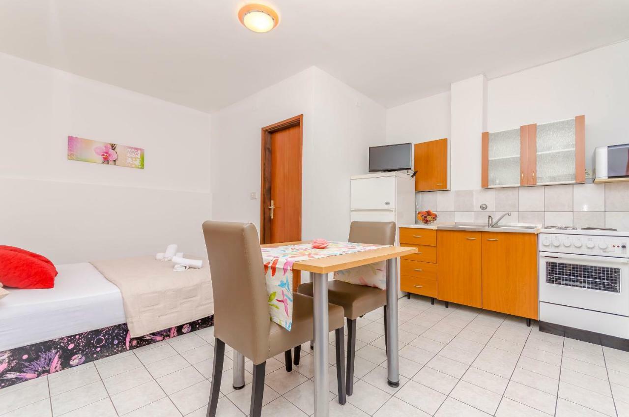 Donji Okrug  Apartments Tonka מראה חיצוני תמונה